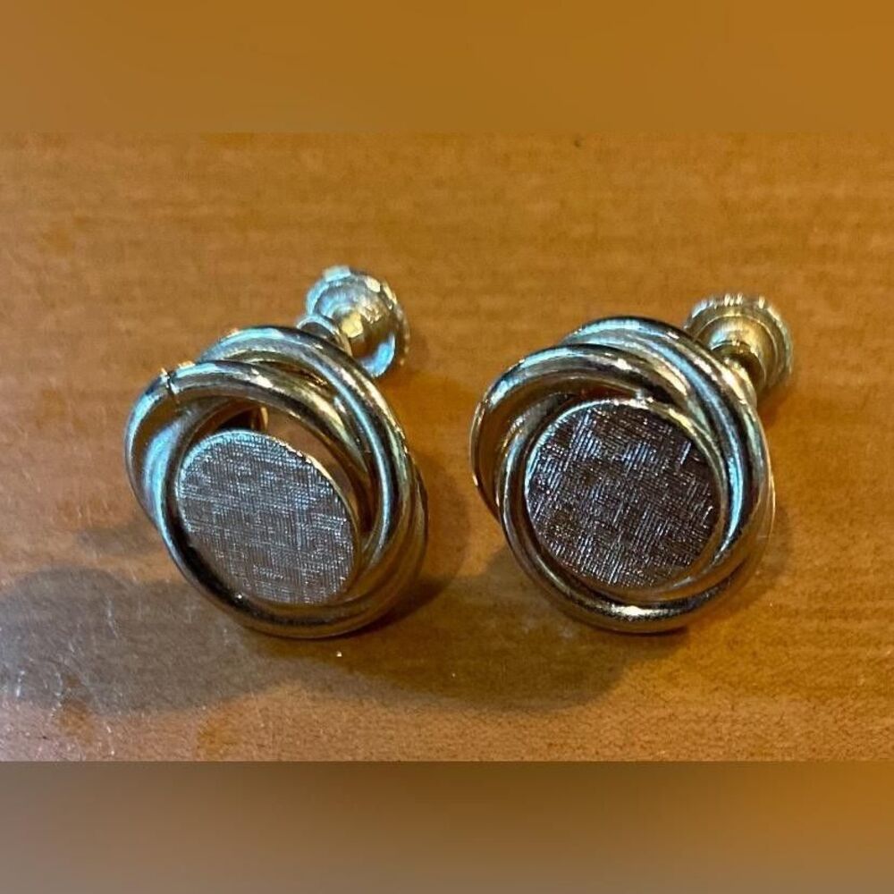 Vintage Silver Tone Knot Stud Earrings Screw Back Women’s Retro Jewelry